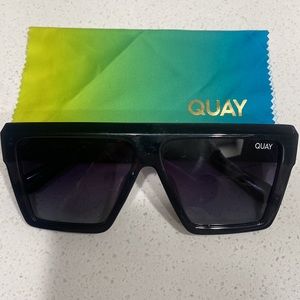 Quay hindsight sunglasses